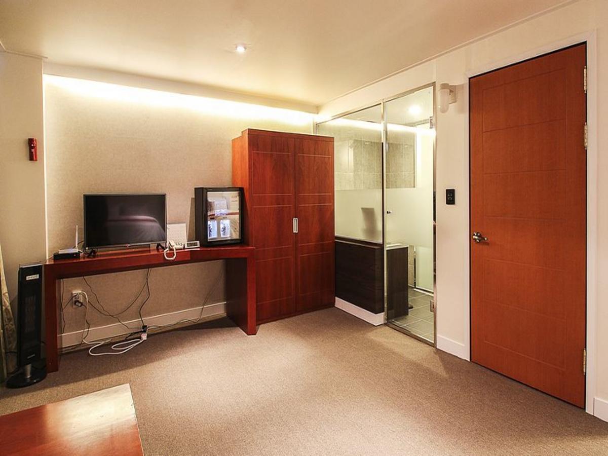 Pyeongtaek Tourist Hotel Room photo